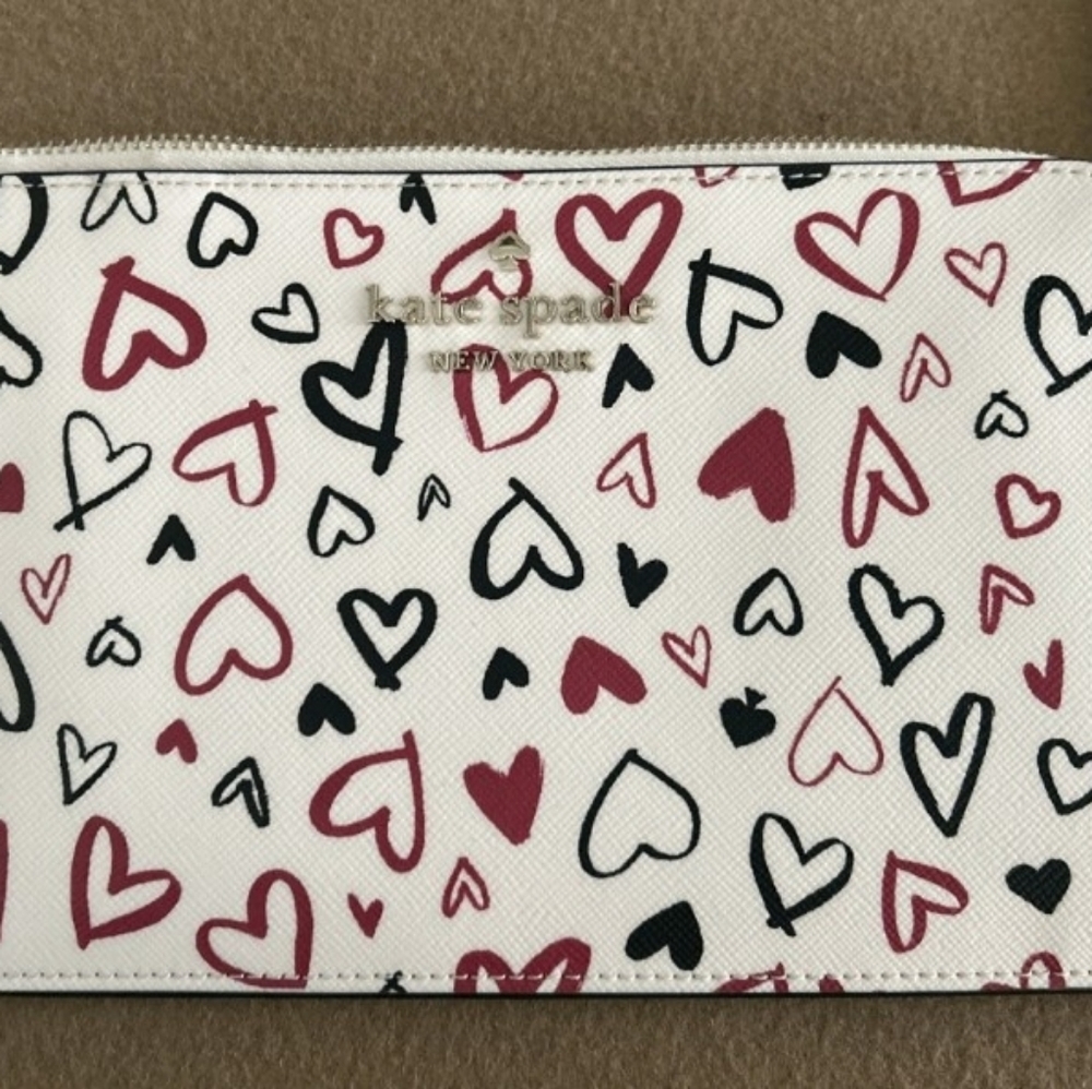 NWT NEW Kate Spade New York  ♠️ Cameron Scribble Hearts  Wristlet Wallet
